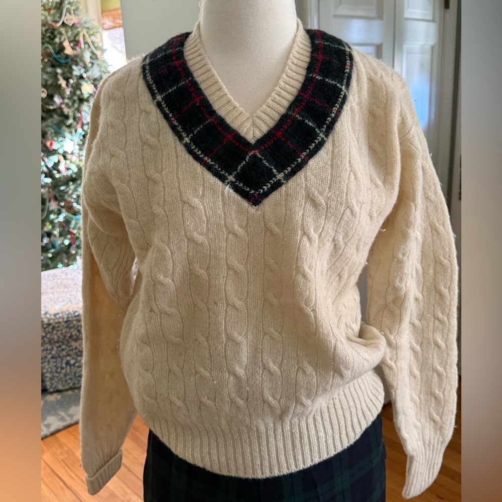 Ralph Lauren Vintage Classic Plaid trim Vneck  Cream Wool Sweater